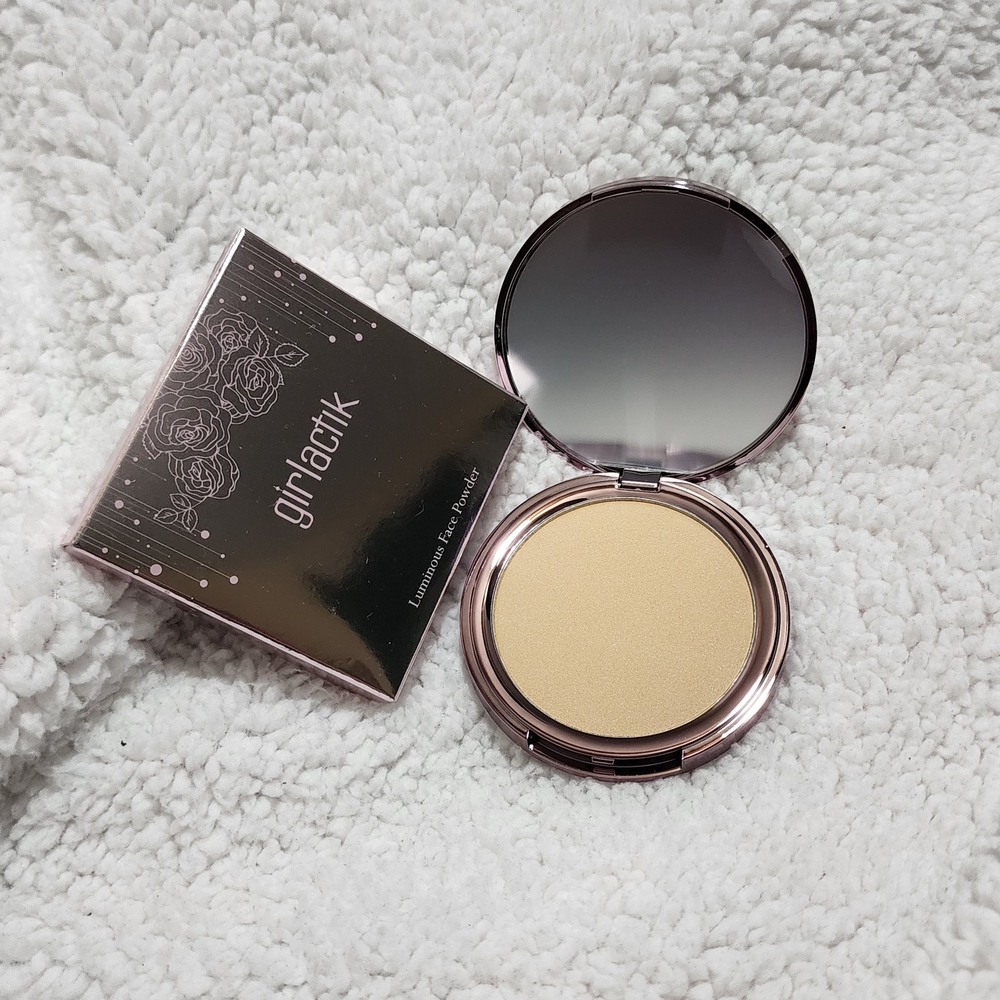 Girlactik Luminous Face Powder